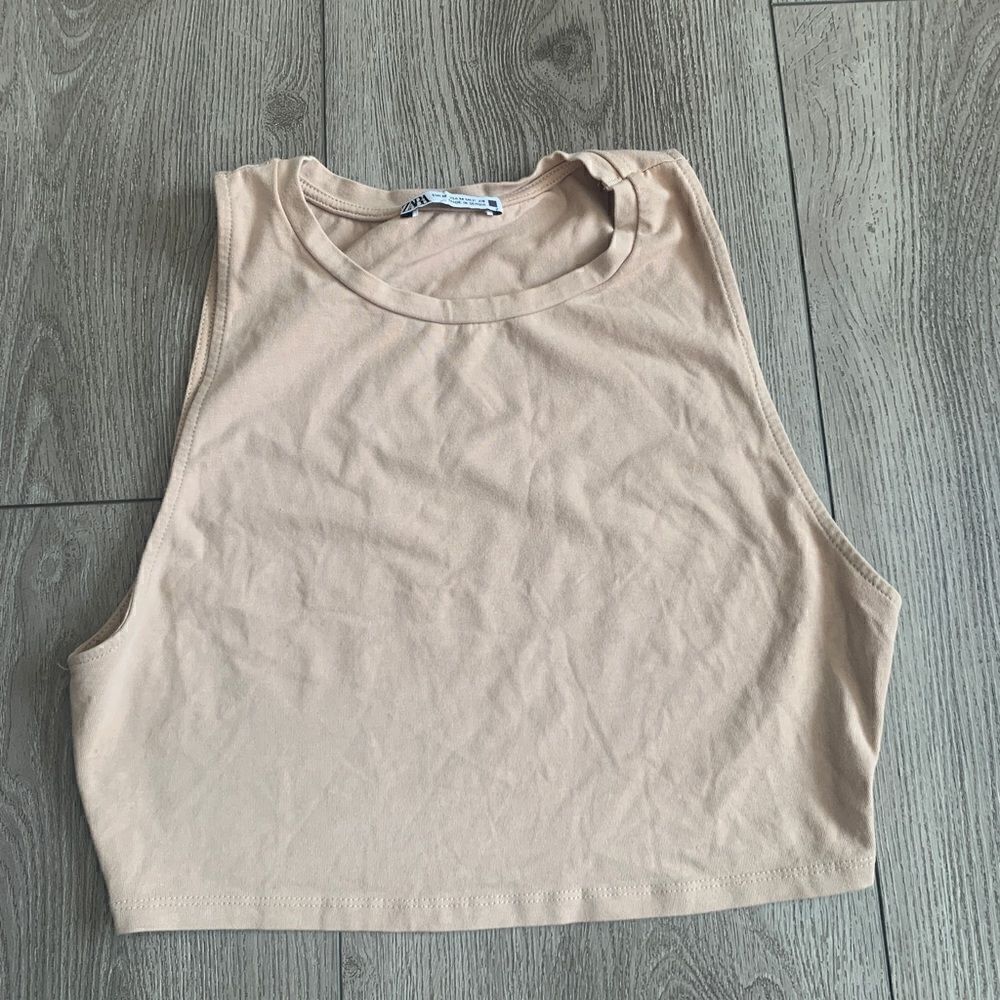 Zara woman’s nude color crop top used and in good condition